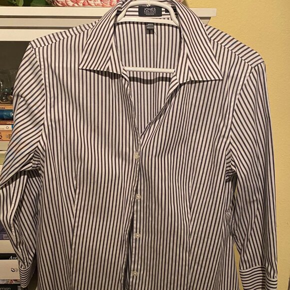 Classy Jone NY button down in charcoal stripes - size large - NO IRON - Picture 1 of 6